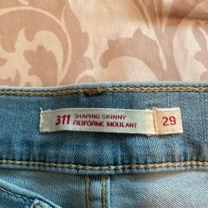 Levi’s shaping skinny